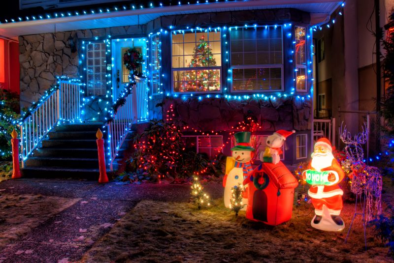 Holiday Lights Hanging in Roswell, GA