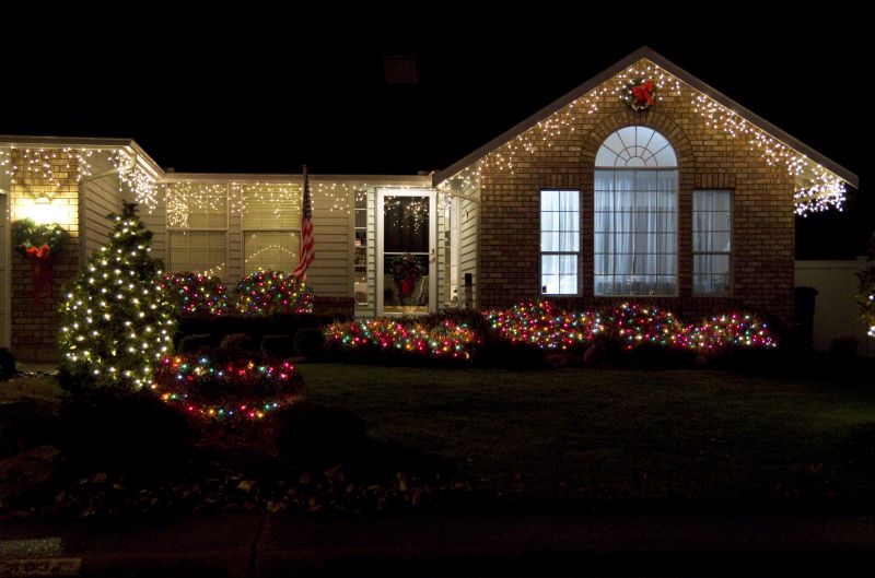 Holiday Lights Installation in Kansas City, MO