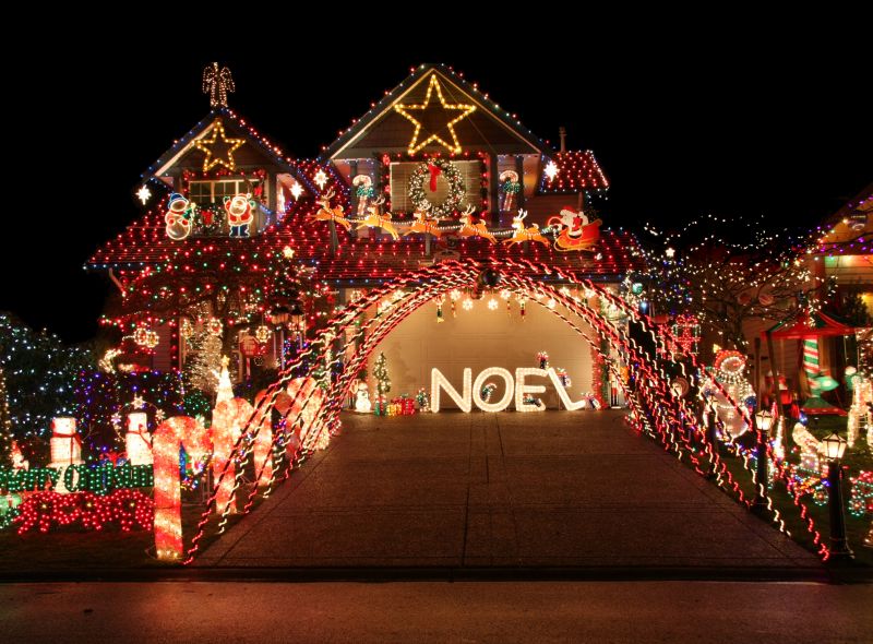 Xmas Lights Installation in Roswell, GA