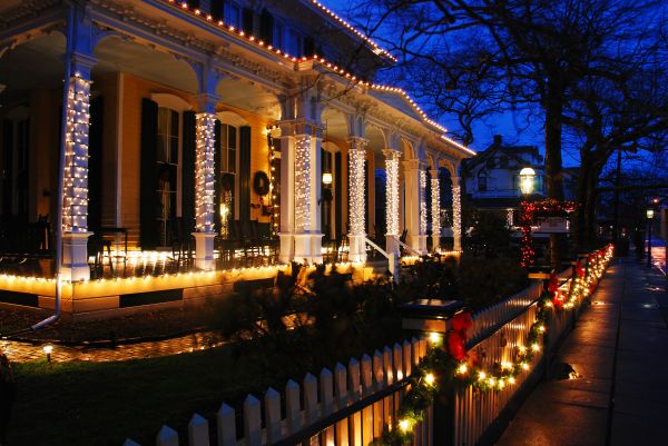 Holiday Lighting Installation